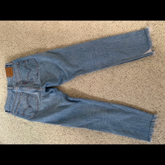 Levi’s premium wedgie jeans light wash - Picture 3 of 5